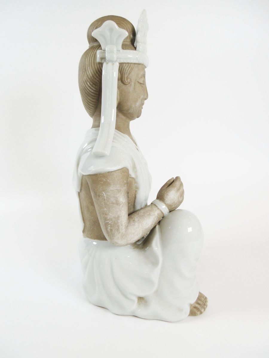 仏教美術 古玩 九谷 時代 白磁観音坐像 底印 在銘 観音菩薩 骨董品 高