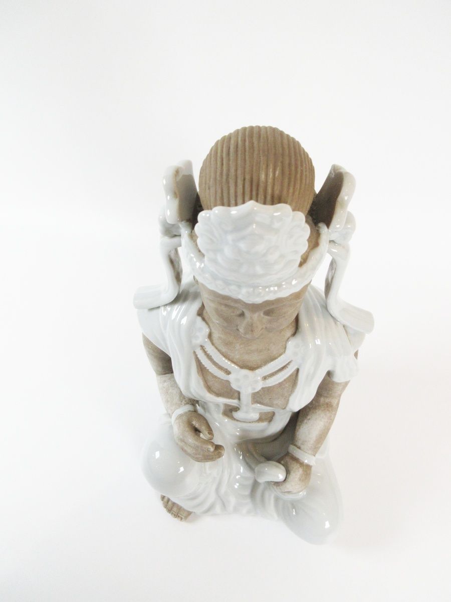 仏教美術 古玩 九谷 時代 白磁観音坐像 底印 在銘 観音菩薩 骨董品 高