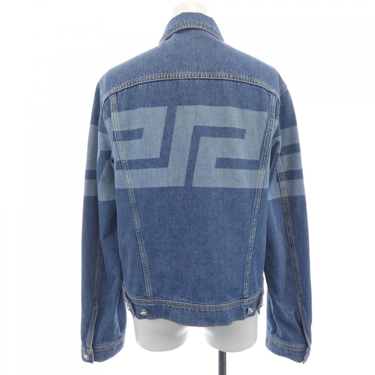 ヴェルサーチェ VERSACE A85236 デニムジャケット ヴェルサーチェ VERSACE A85236 デニムジャケット - メルカリ