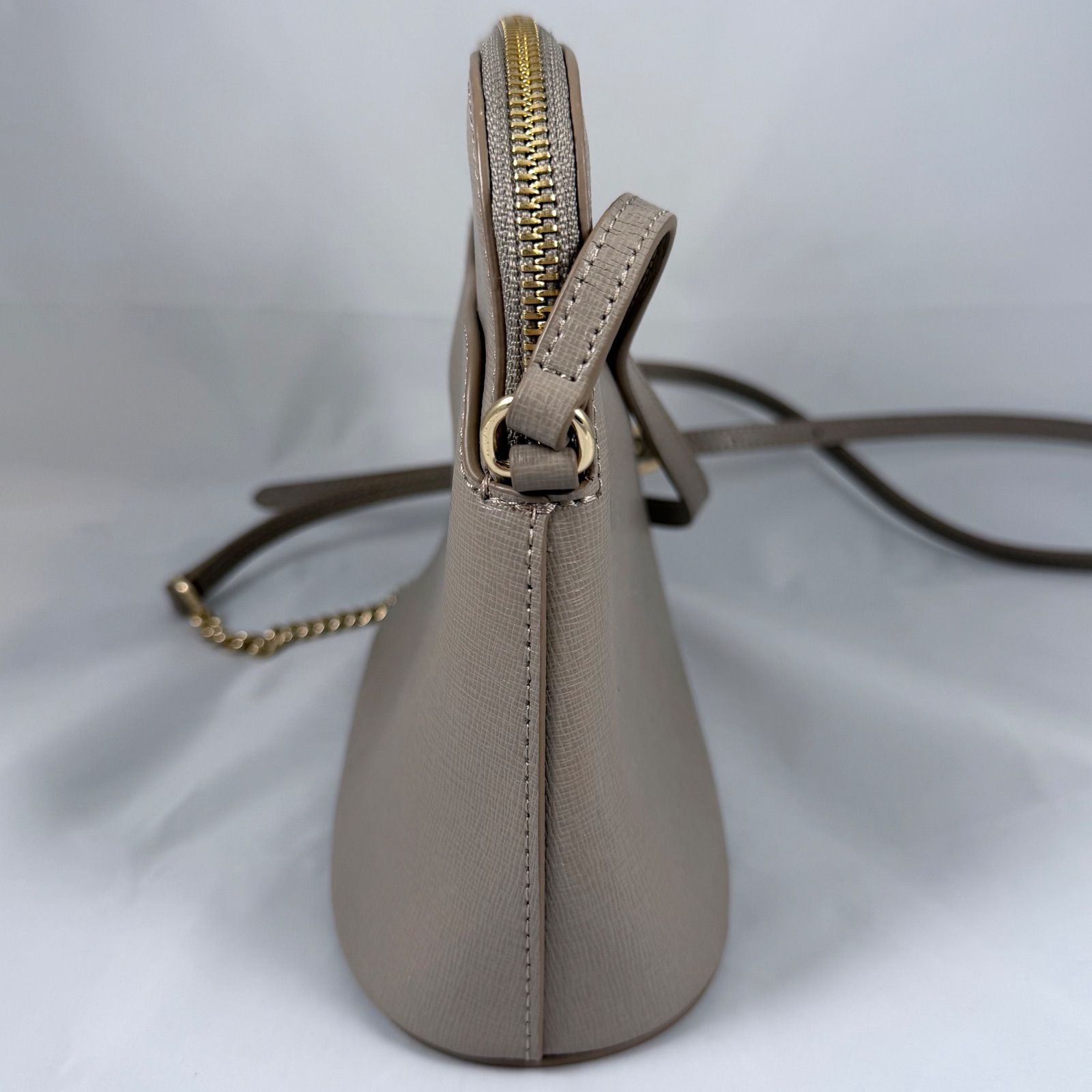 FURLA ショルダーバッグ グレージュ フルラ チェーン サフィアーノ