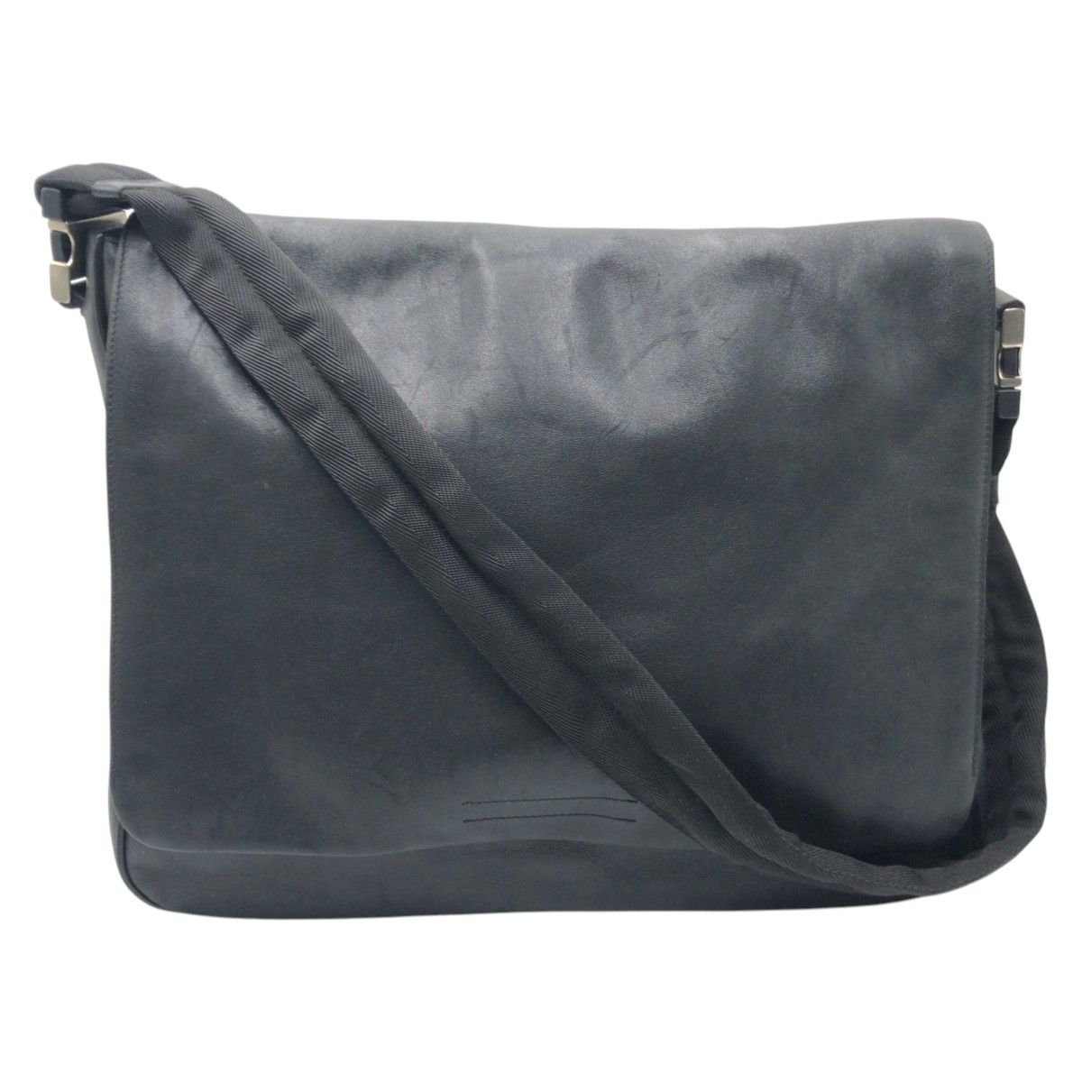 PRADA プラダ ブラック 黒 レザー ショルダーバッグ メッセンジャー