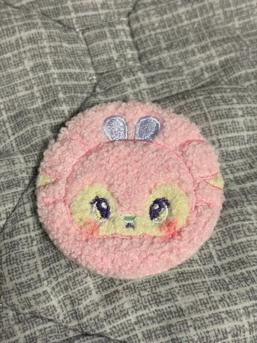 ソリュン（SULLYOON） ソルップニ ミックスピ 缶バッジ