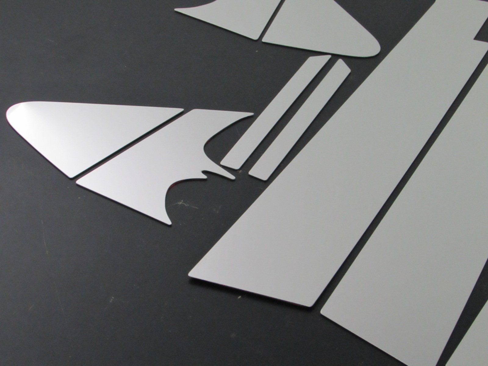 超鏡面ステンレスメッキピラーパネル