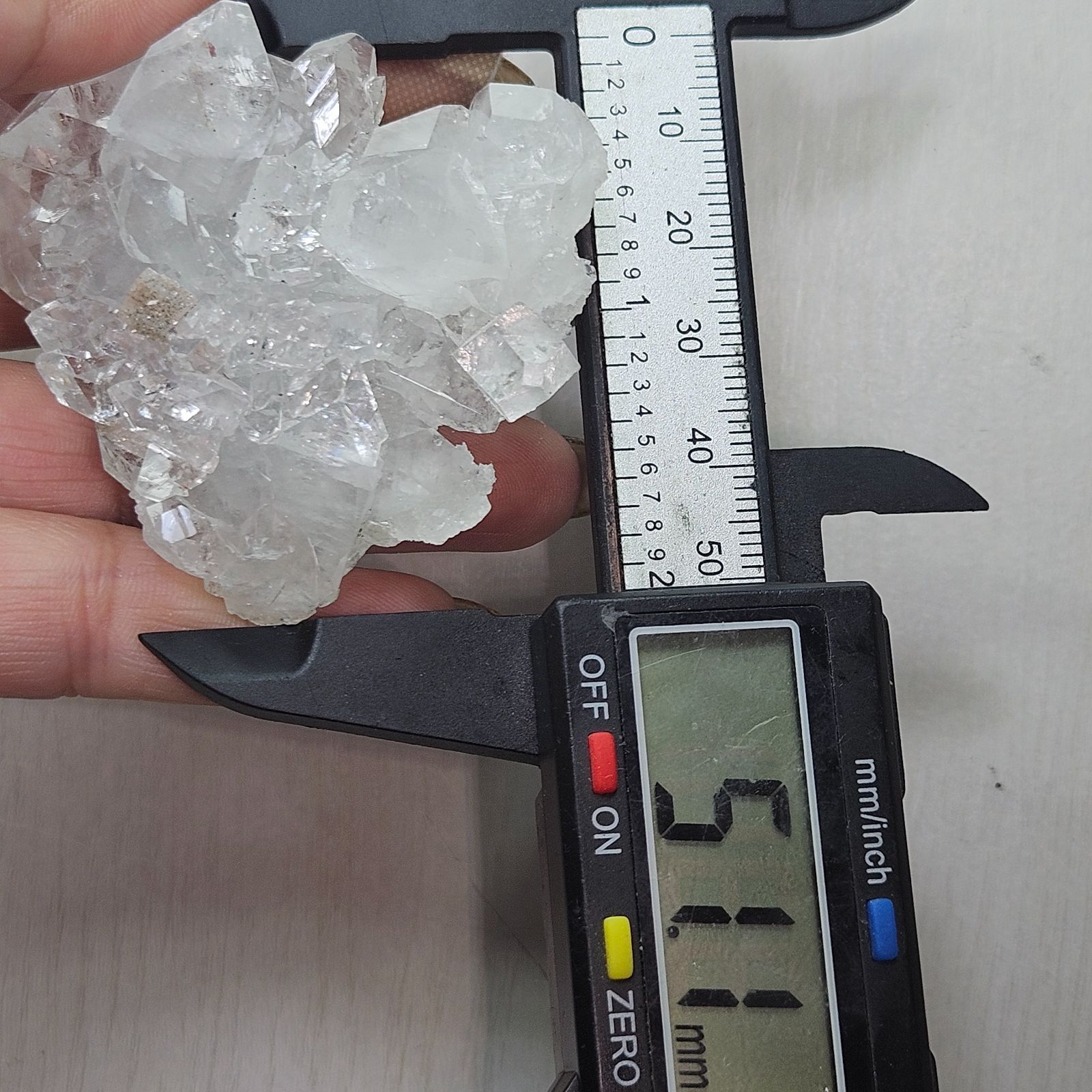 タイで直接仕入れ ダイヤモンドアポフィライト