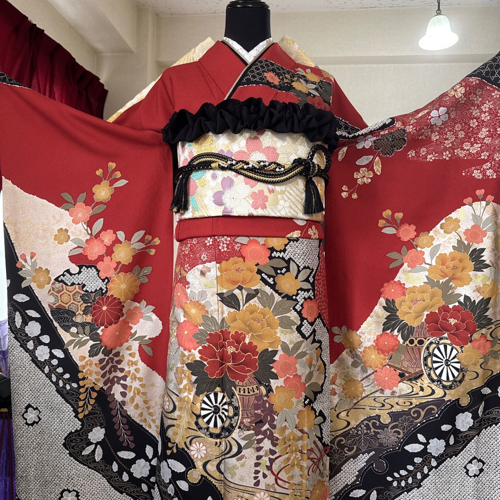 豪華振袖セット(4点)・袋帯・半衿・重ね衿・古典柄・駒刺繍・花車