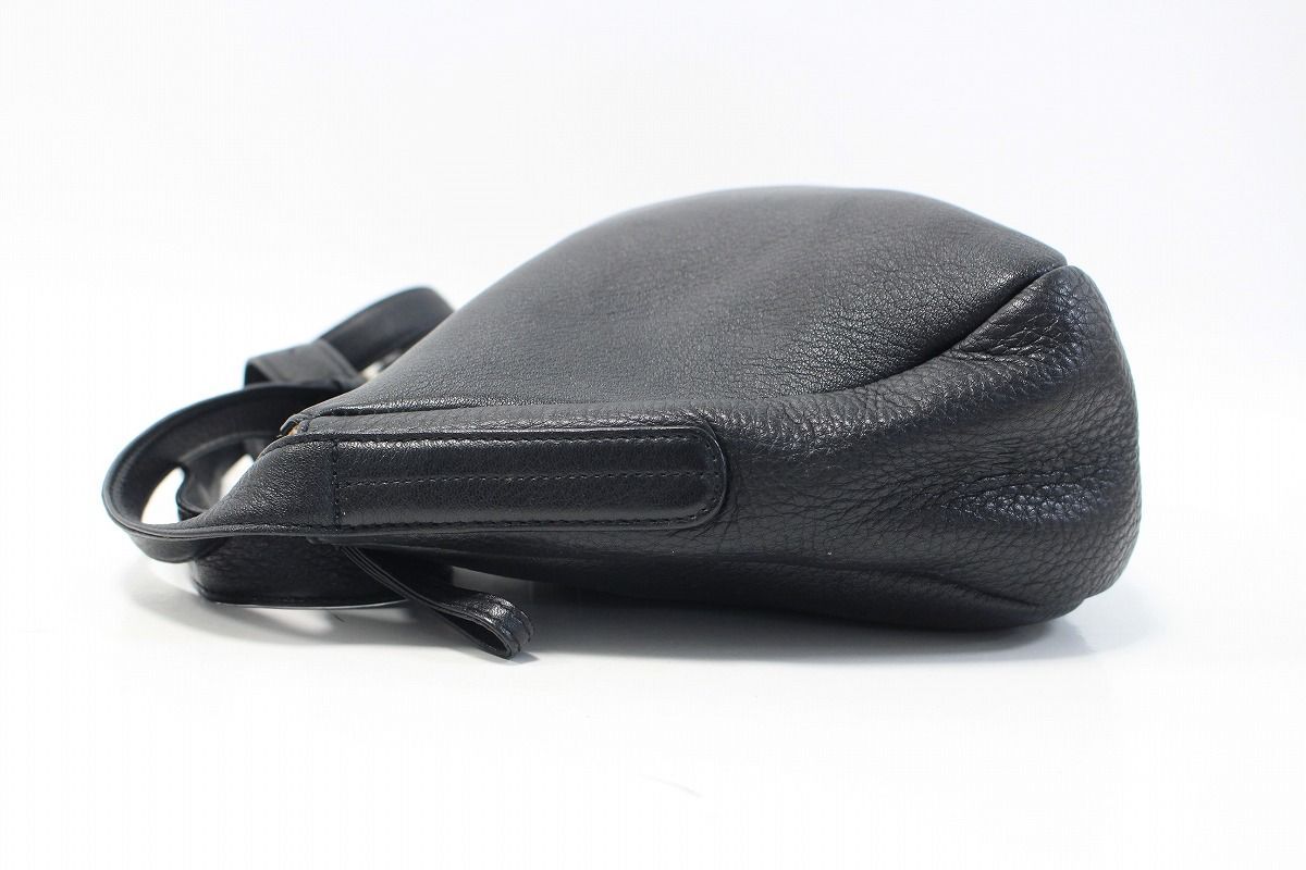 im product イッセイミヤケ ショルダーバッグ ブラック 2-M109/1/080 