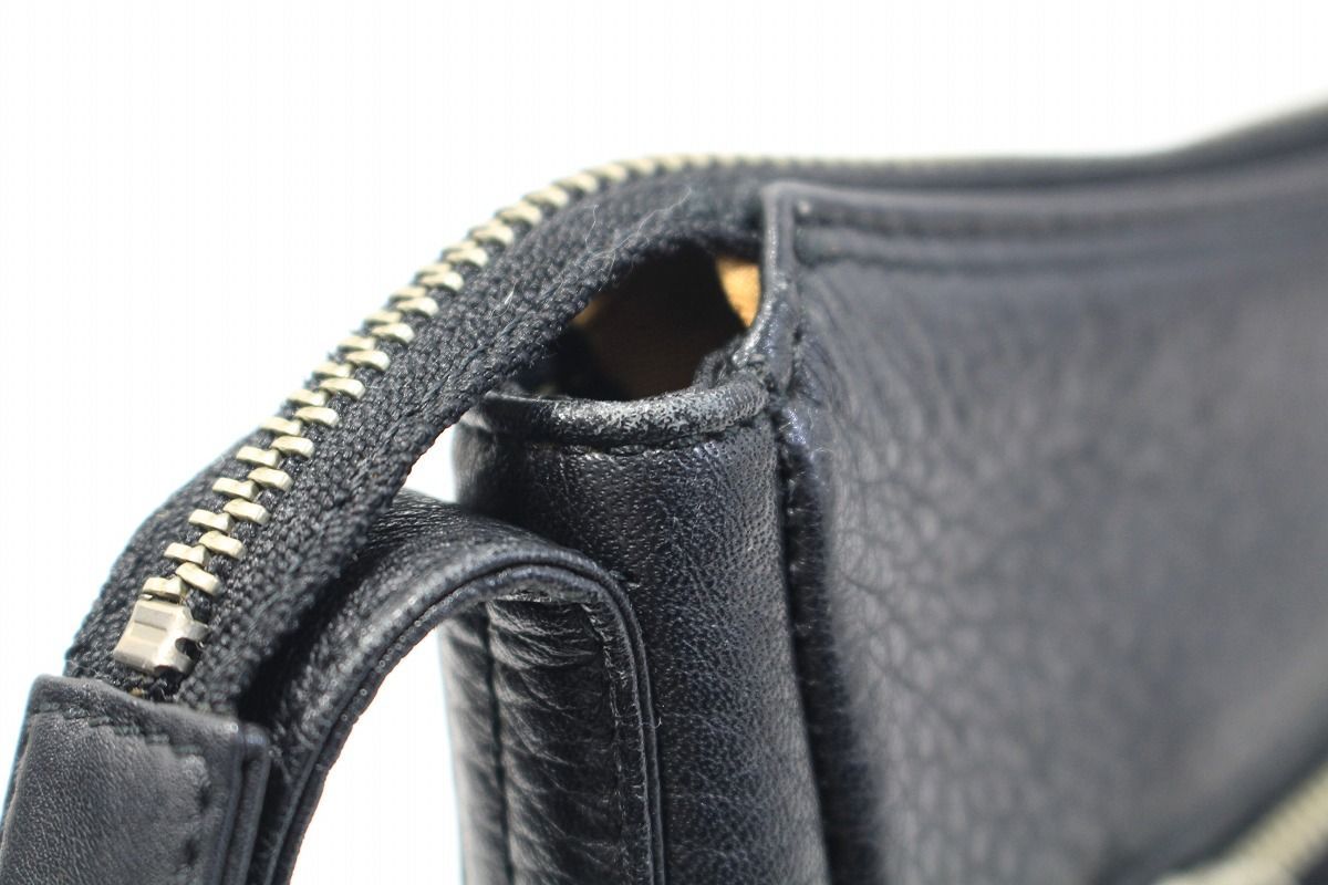 im product イッセイミヤケ ショルダーバッグ ブラック 2-M109/1/080 