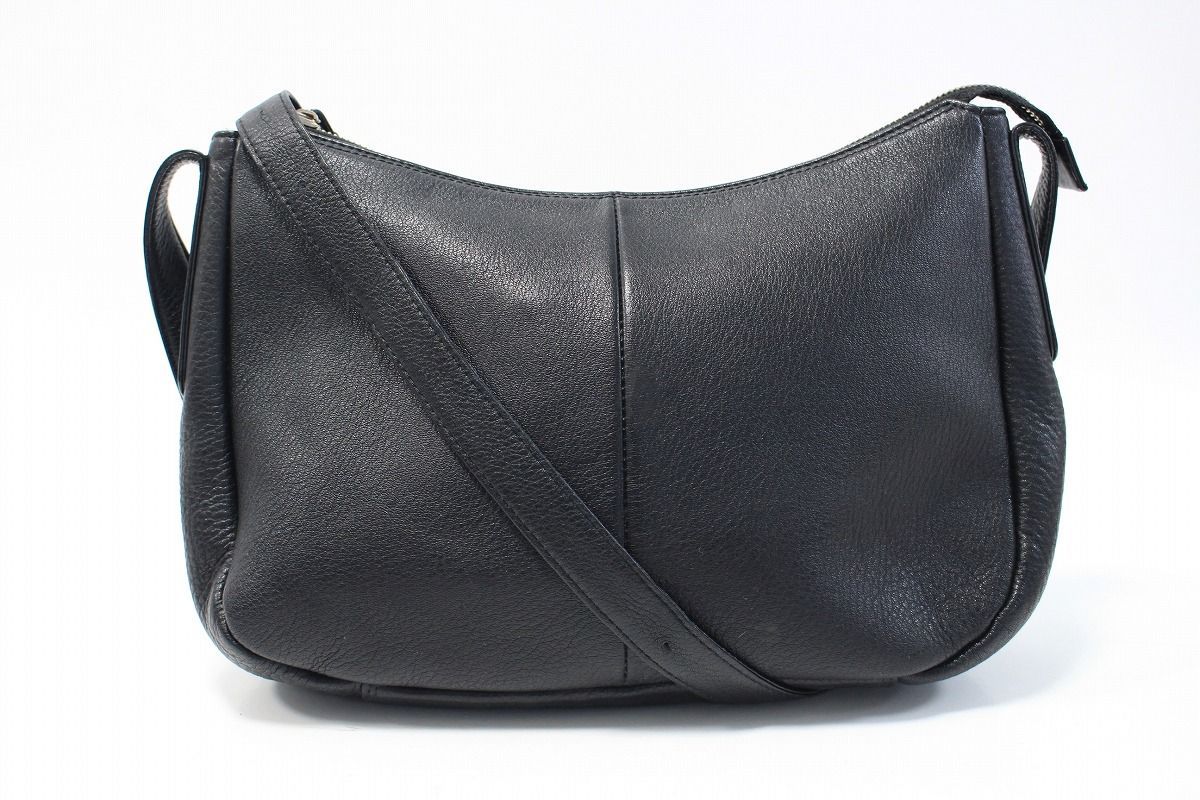 im product イッセイミヤケ ショルダーバッグ ブラック 2-M109/1/080 