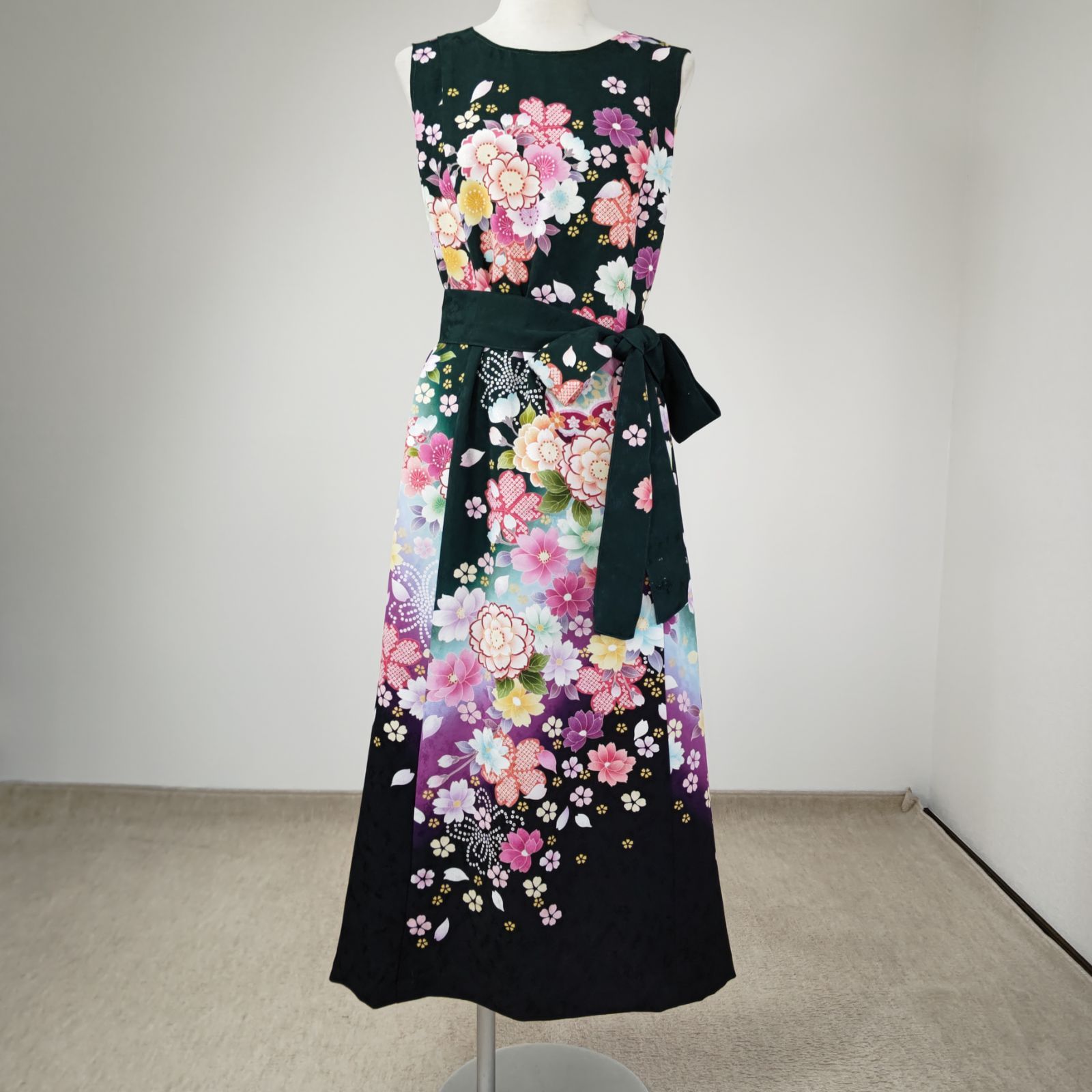 zunezune 振袖ドレス ノースリーブ 着物リメイクワンピース深緑 - メルカリ