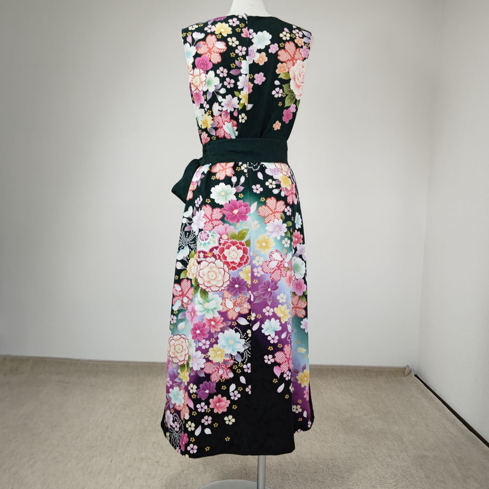 zunezune 振袖ドレス ノースリーブ 着物リメイクワンピース深緑 - メルカリ