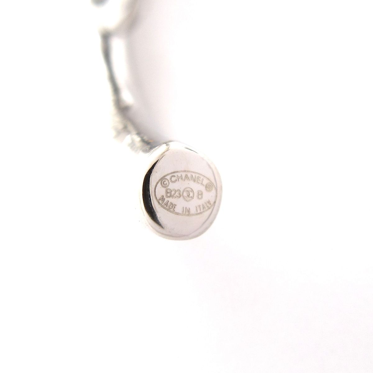 CHANEL(シャネル) ピアス美品 ココマーク シルバー×白 ハート - メルカリ