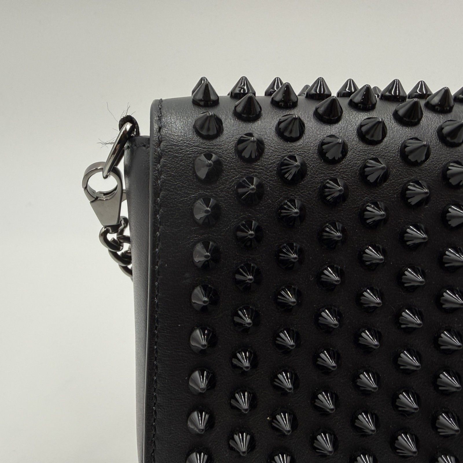 CHRISTIAN LOUBOUTIN（クリスチャン ルブタン）スパイク レザー