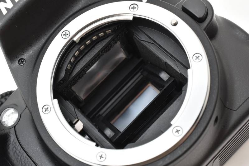 実用品】Nikon ニコン D3000 ボディ シャッター数804枚と極小 SDカード