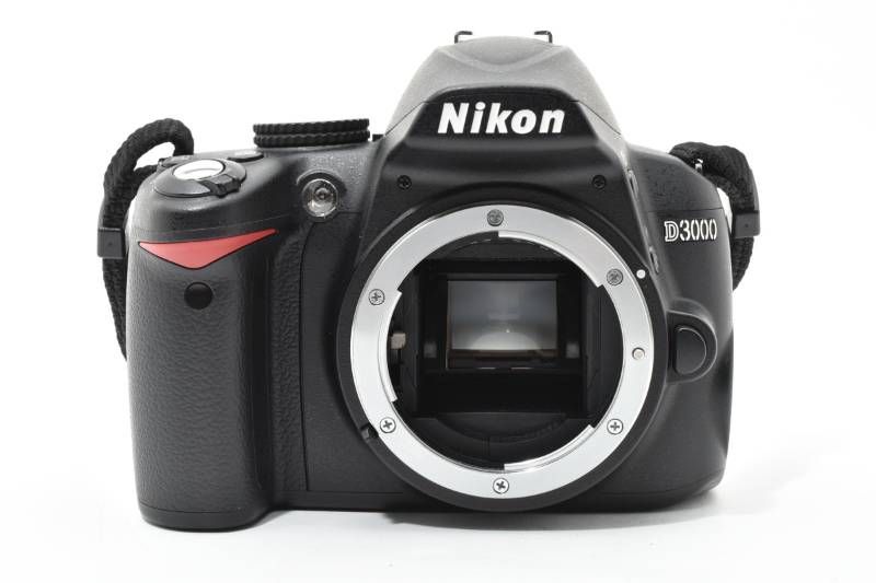 実用品】Nikon ニコン D3000 ボディ シャッター数804枚と極小 SDカード