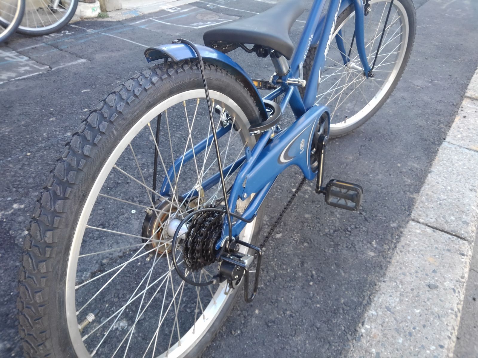 引き取り限定！(名古屋市昭和区)中古子供自転車3947 前後タイヤ