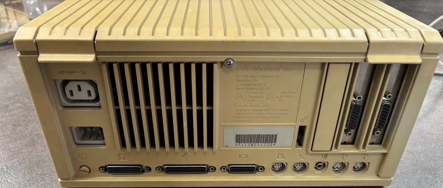 Macintosh Ⅱci 本体 動作未確認 現場お渡し品 レトロPC ジャンク扱い