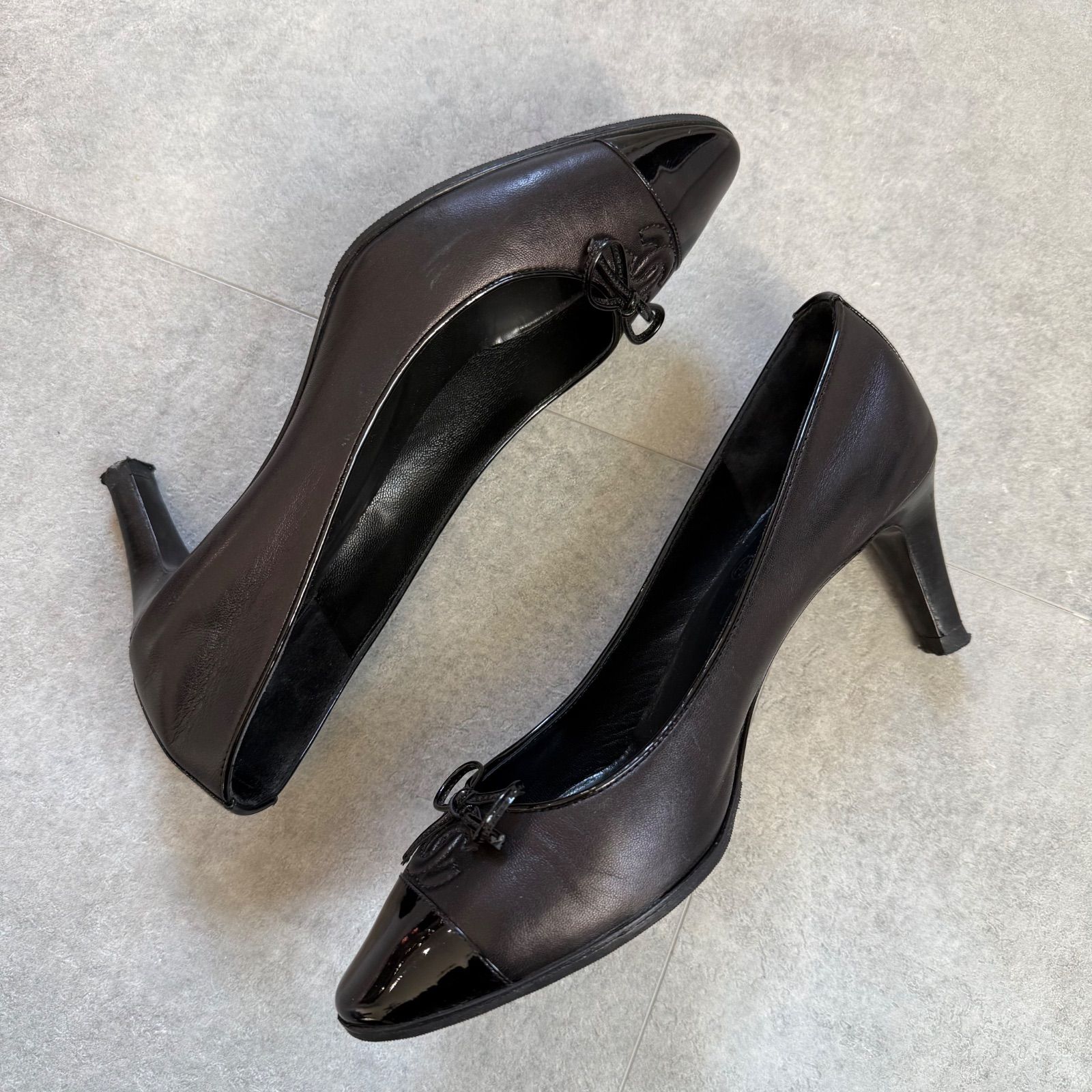 美品 CHANEL ココマーク ポインテッドトゥパンプス レザー リボン 黒 美品 CHANEL シャネル リボンパンプス ココマーク バレエシューズ