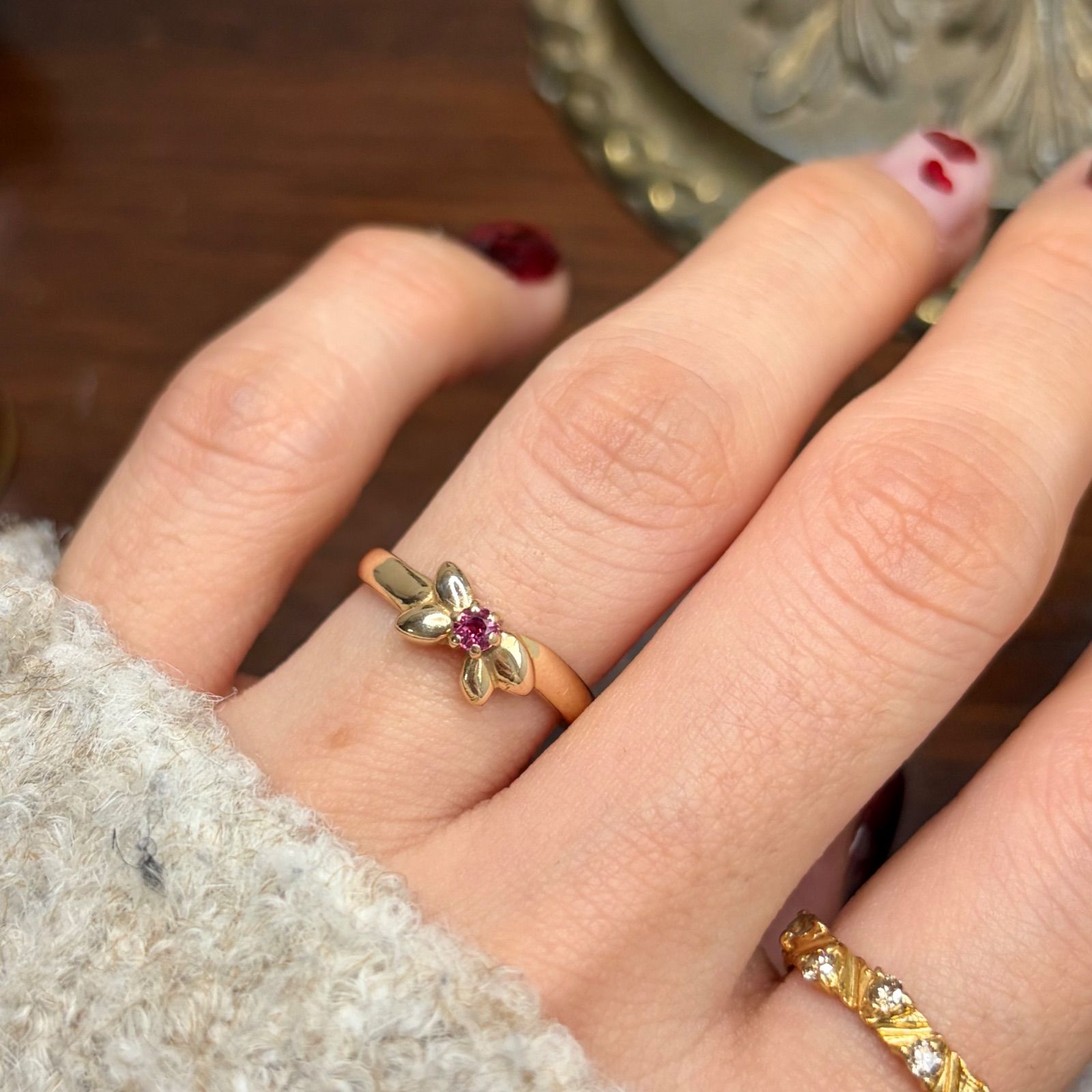 ジュエリーマキ 】K9 ルビー 花 ゴールドリング 9.5号 1.8g C4058