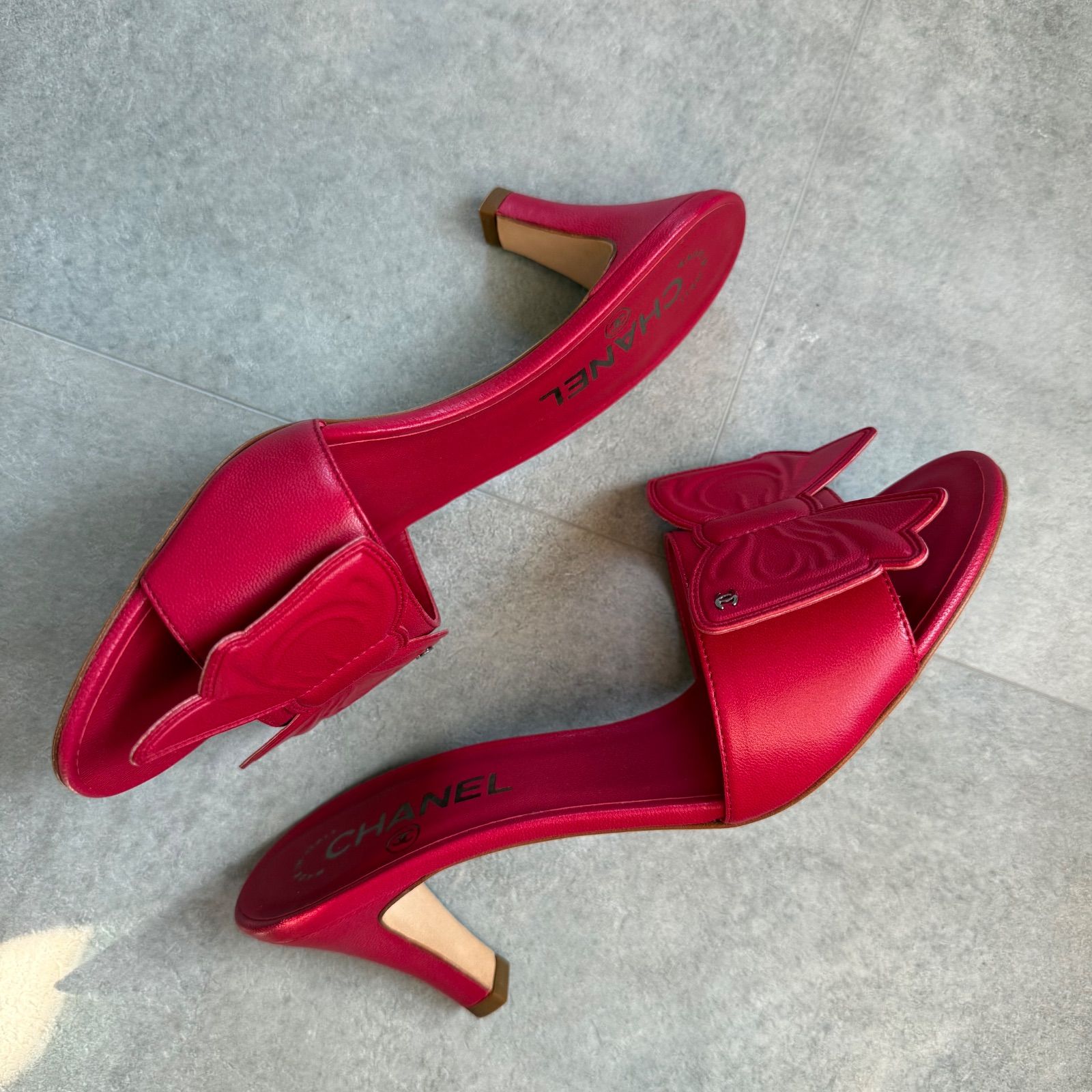未使用品 CHANEL シャネル ココマーク リボン サンダル レザー ピンク