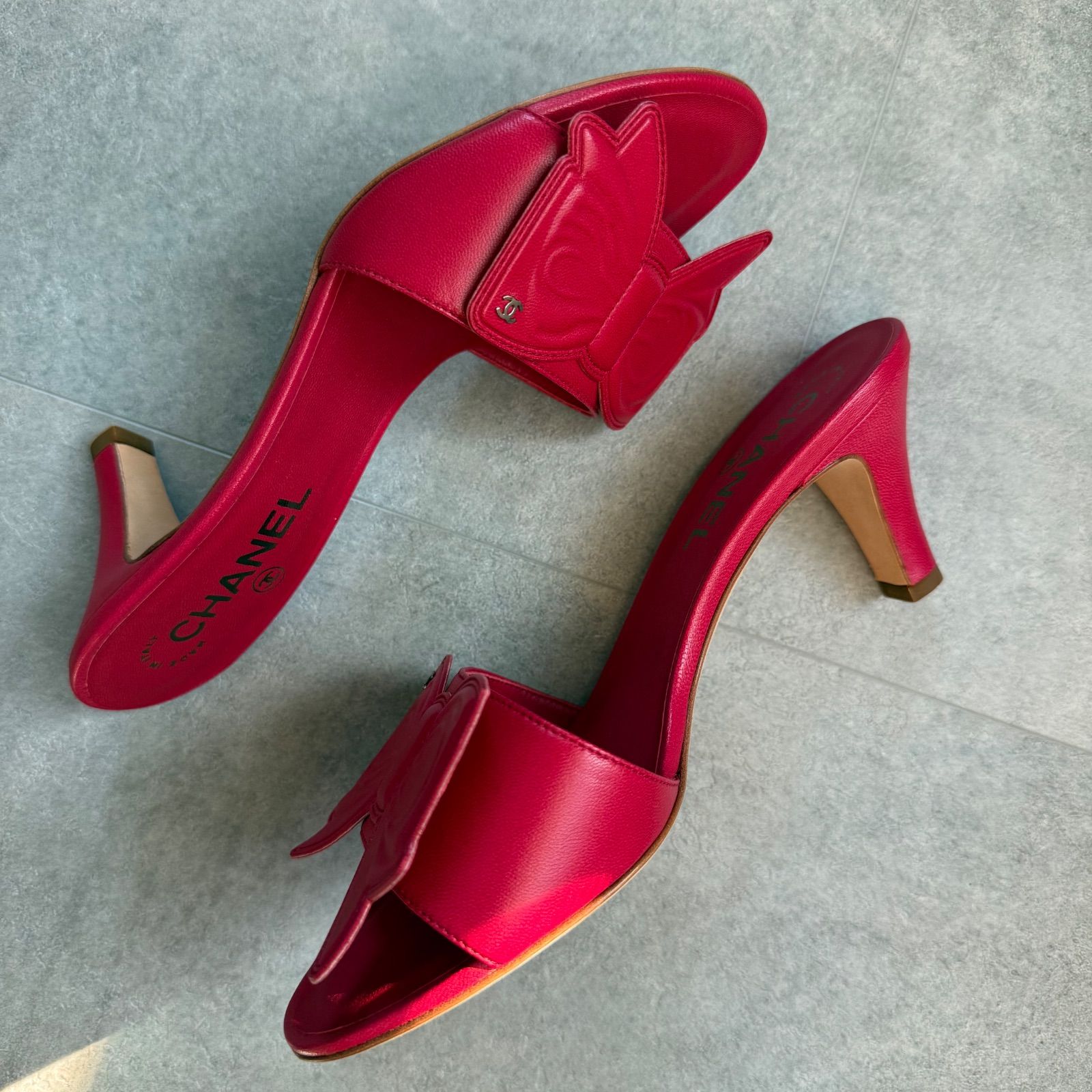 未使用品 CHANEL シャネル ココマーク リボン サンダル レザー ピンク