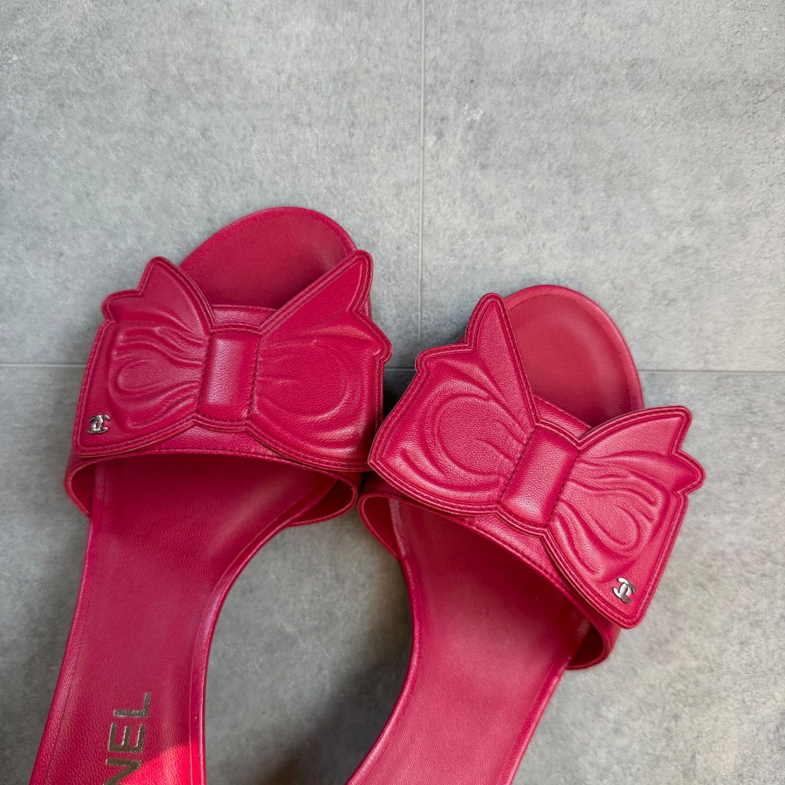 未使用品 CHANEL シャネル ココマーク リボン サンダル レザー ピンク