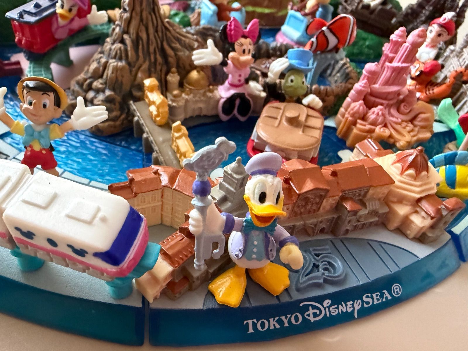 東京ディズニーリゾート 25周年 ジオラマフィギュアセット 東京ディズニーリゾート 25周年 ジオラマ - メルカリ
