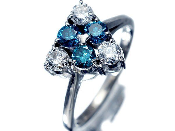 ジュエリー極】極上の輝き！極上天然ブルーダイヤモンド＆天然クリア