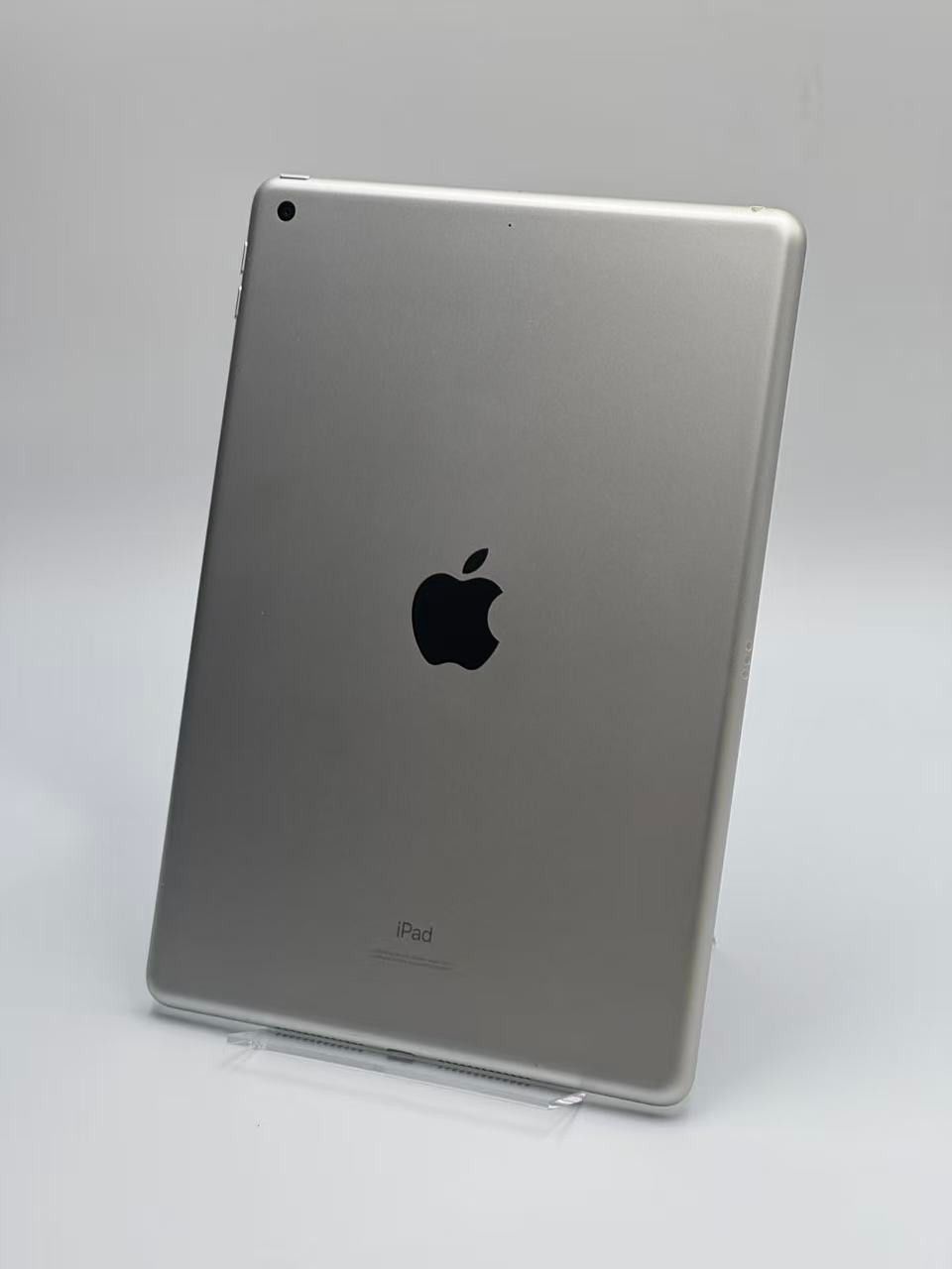 中古C】iPad 第7世代 32GB シルバー Wi-Fi バッテリー【58%】 - メルカリ