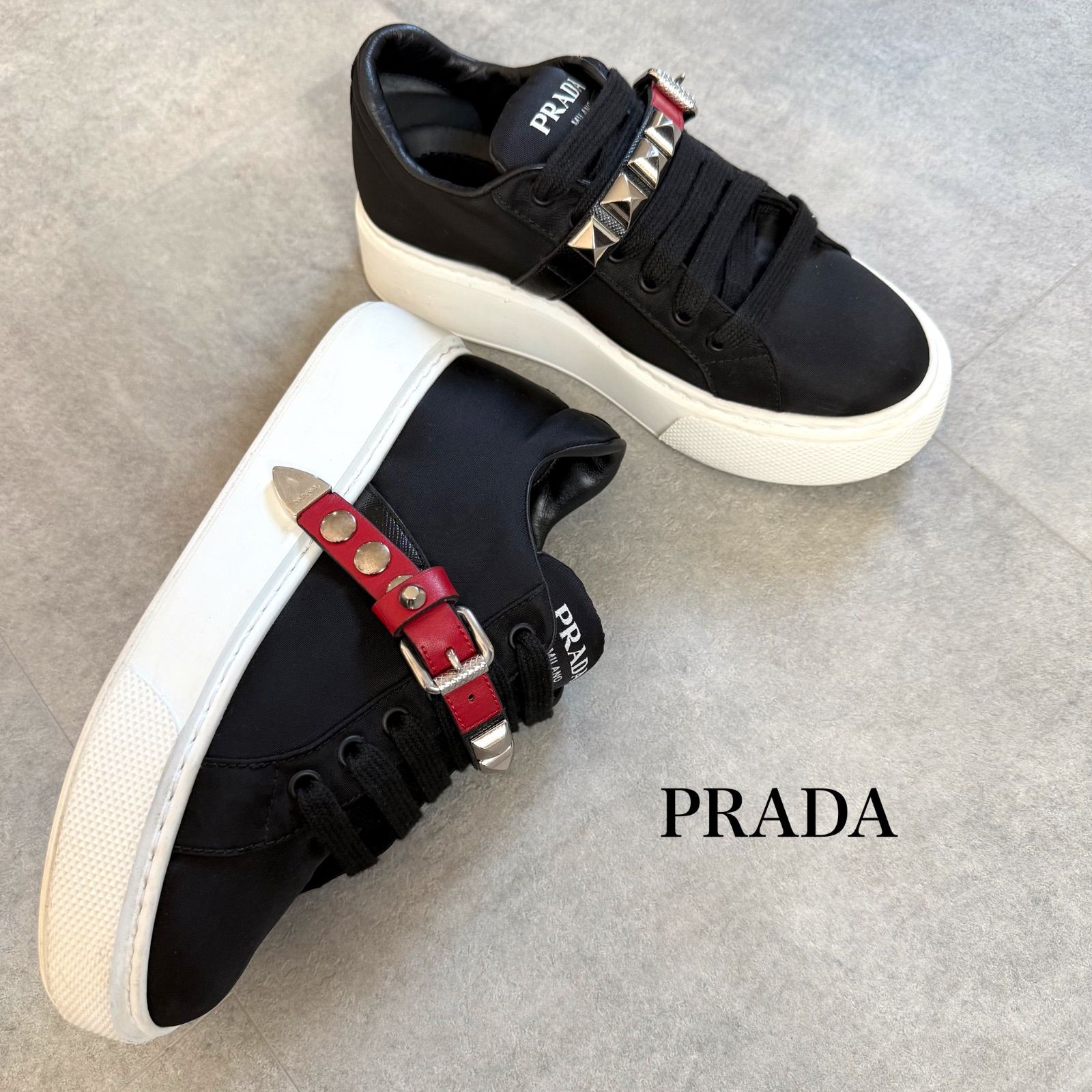 PRADA プラダ ロゴ ナイロンレザー ベルトスタッズ 厚底スニーカー 