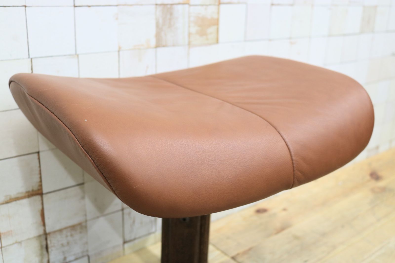 イエリアーダ　シモンズ　オットマン GMIS477B○Hjellegjerde / イエリアーダ Simmons オットマン フット