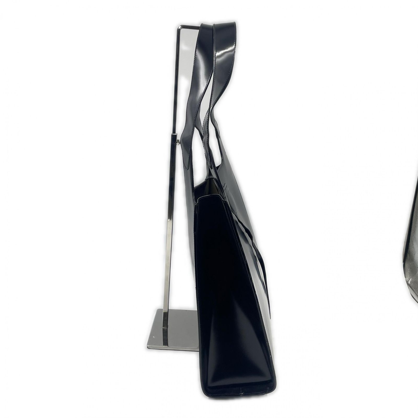 Salvatore Ferragamo サルヴァトーレフェラガモ パテントレザー トート