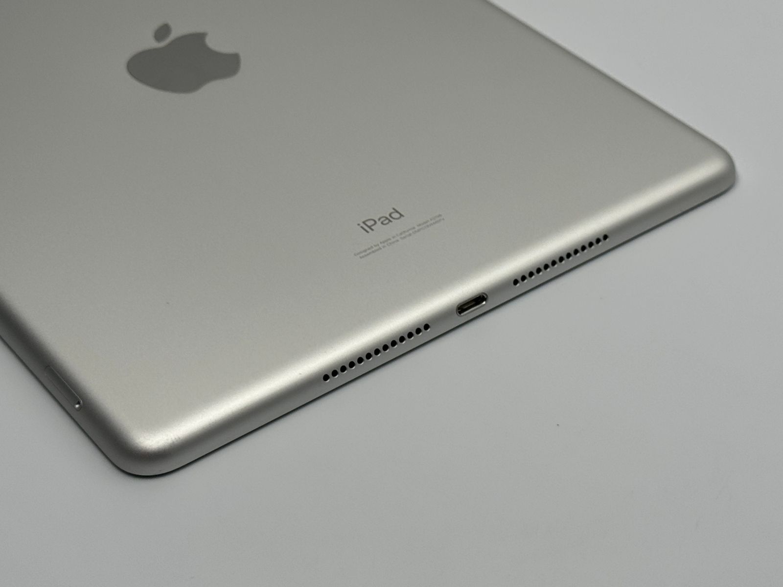 B】iPad 第7世代 32GB シルバー wifi+Cellular バッテリー【93%】 SIM