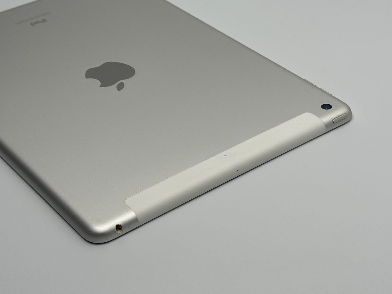 B】iPad 第7世代 32GB シルバー wifi+Cellular バッテリー【93%】 SIM
