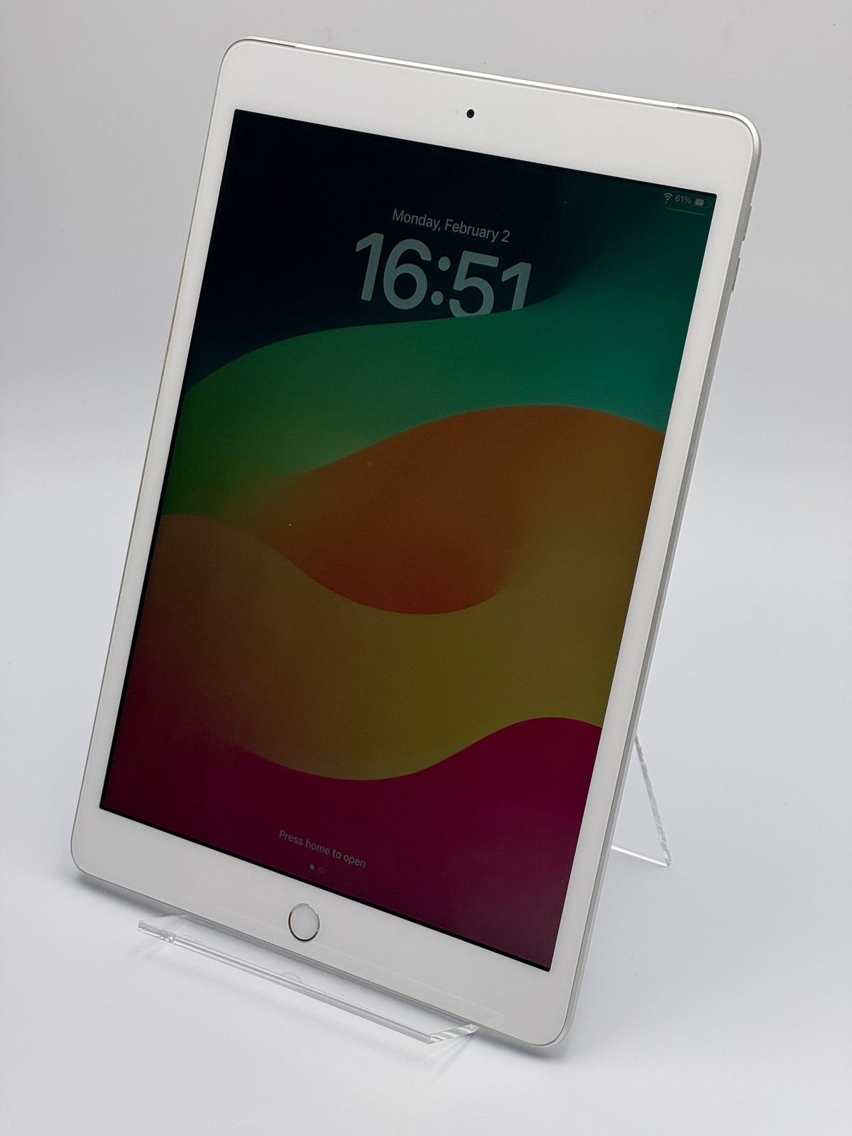 バッテリー残93%！　Apple iPad 7世代　Wi-Fiモデル　シルバー アップルiPad 7世代 Wi-Fi 32GB シルバー