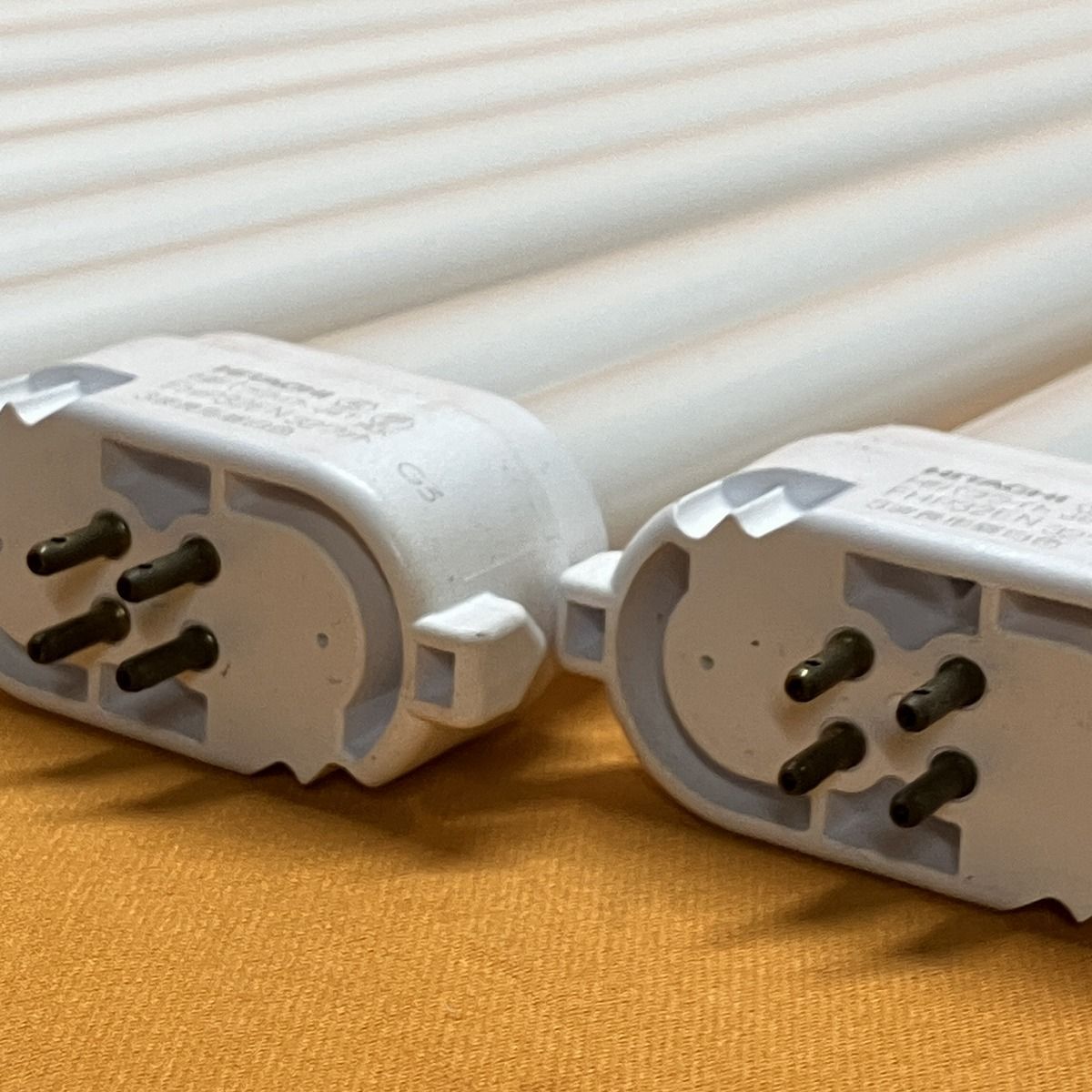 コンパクト形蛍光ランプ(15個セット) 日立 FHP32EN 昼白色 - メルカリ