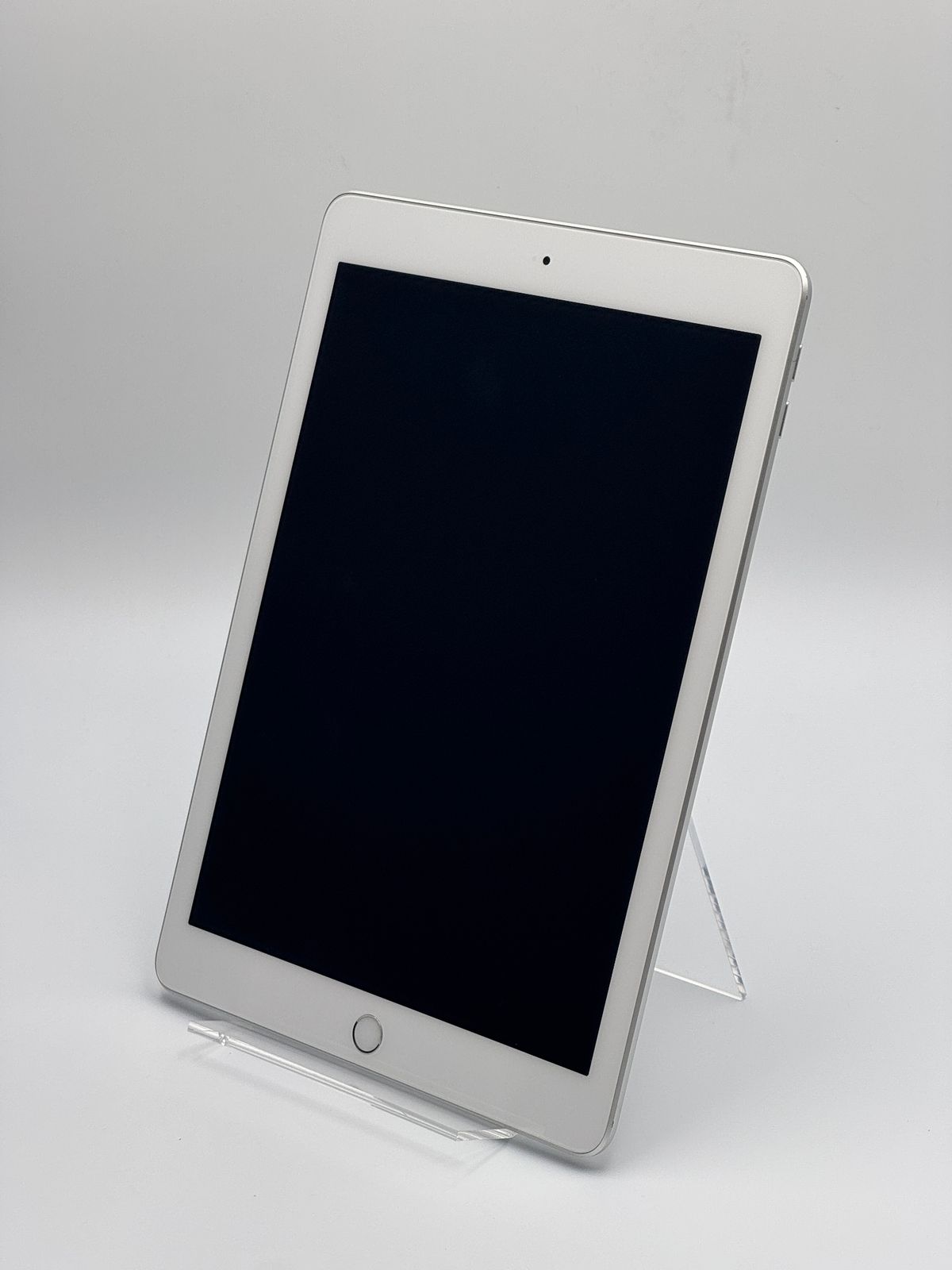 中古C】iPad 第6世代 32GB シルバー Wi-Fi バッテリー【95%】 - メルカリ