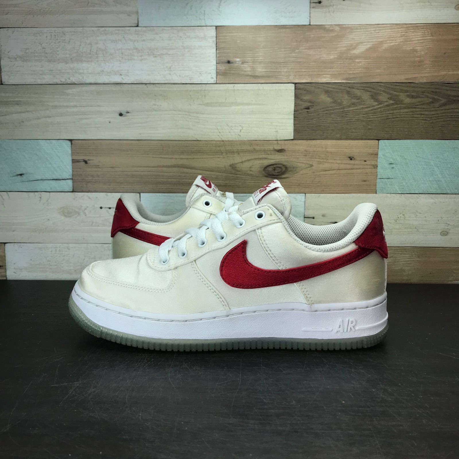 NIKE AIR FORCE 1 07 ESS SNKR ナイキ エア フォース1 07 ESS SNKR 