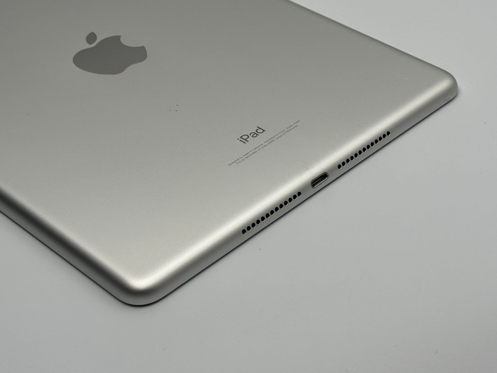 中古C】iPad 第6世代 32GB シルバー Wi-Fi バッテリー【24%】 - メルカリ