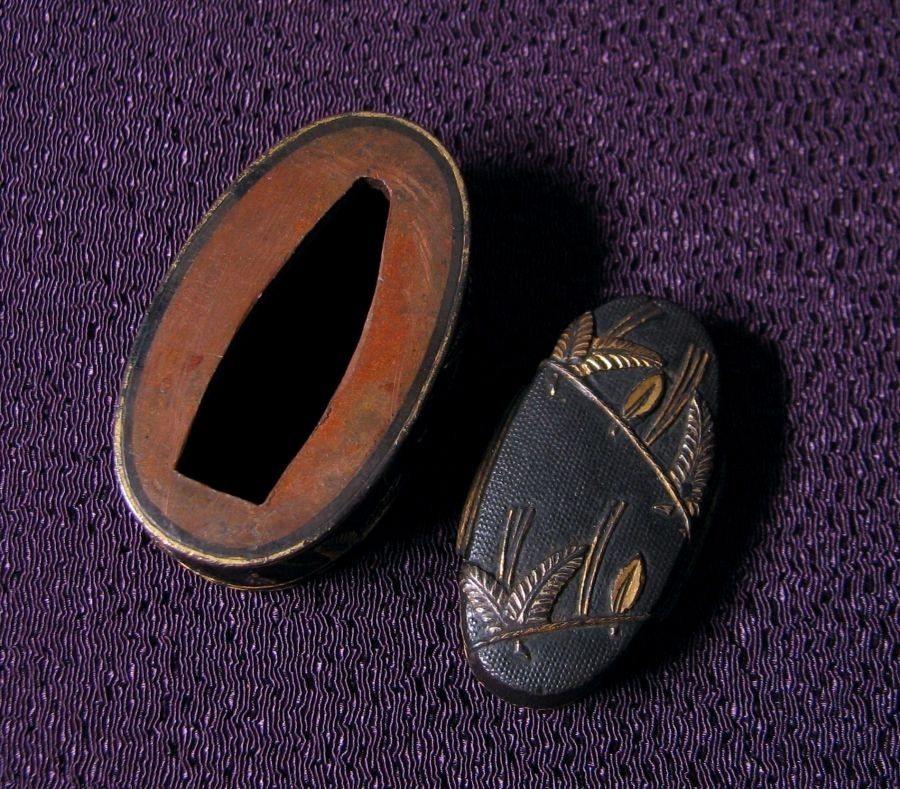 時代武具 赤銅魚々子地縁頭 金色絵植物文 桐箱付 江戸時代/26a070