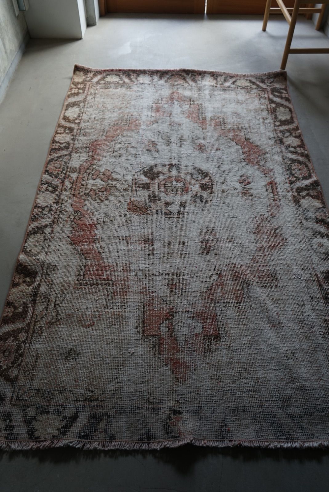 ヴィンテージラグ トルコ イスパルタ ブラウン、コーラルピンク 1970