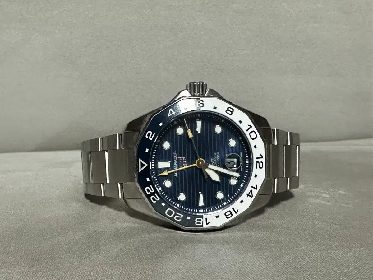 タグ ホイヤー アクア レーサー GMT 直接取引280万