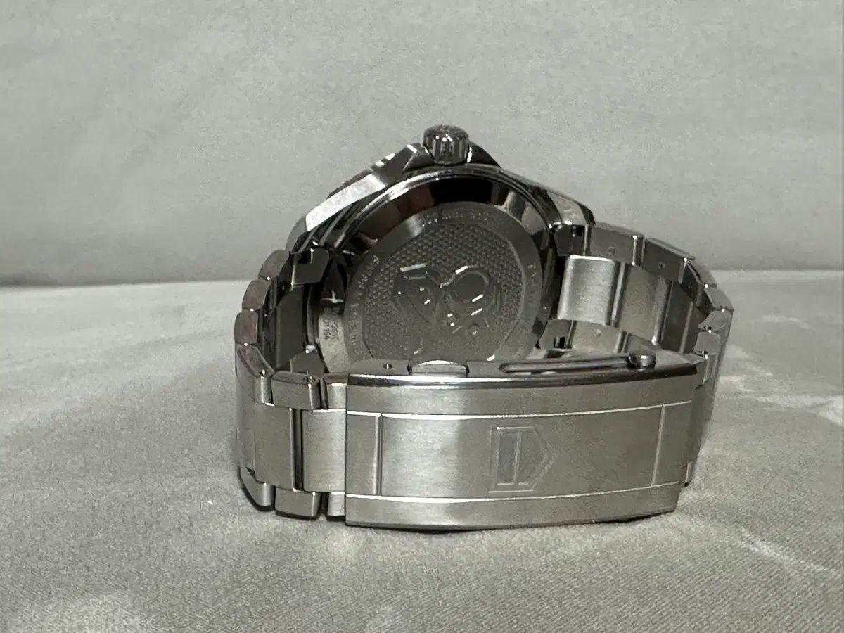  タグ ホイヤー アクア レーサー GMT 直接取引280万 フィット感 自動巻き時計 腕時計(アナログ)