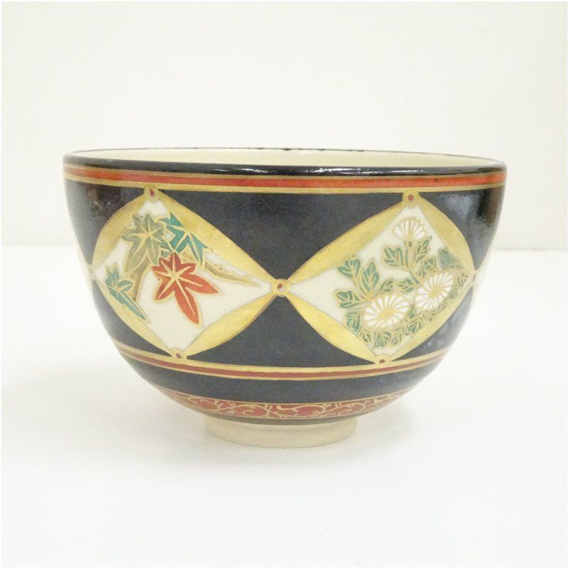 京焼 清閑寺窯 杉田祥平造 色絵七宝つなぎ草花茶碗（共箱） 茶道 抹茶