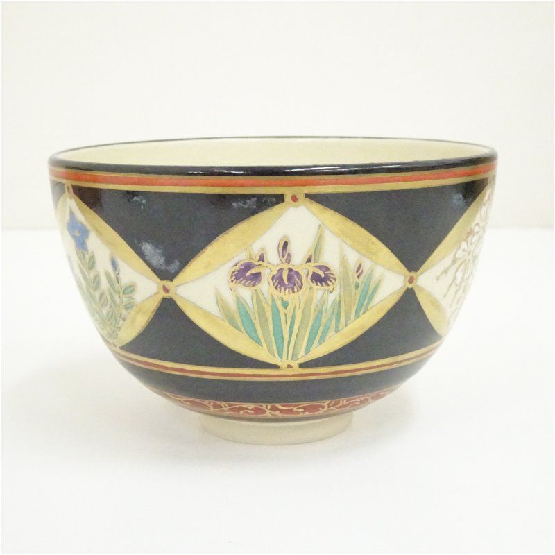 京焼 清閑寺窯 杉田祥平造 色絵七宝つなぎ草花茶碗（共箱） 茶道 抹茶