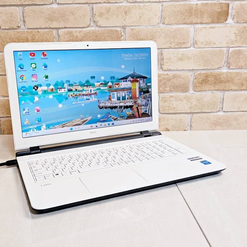 オフィス付き☆爆速SSD/メモリ6GB☆初心者OK！Windows11ノートパソコン