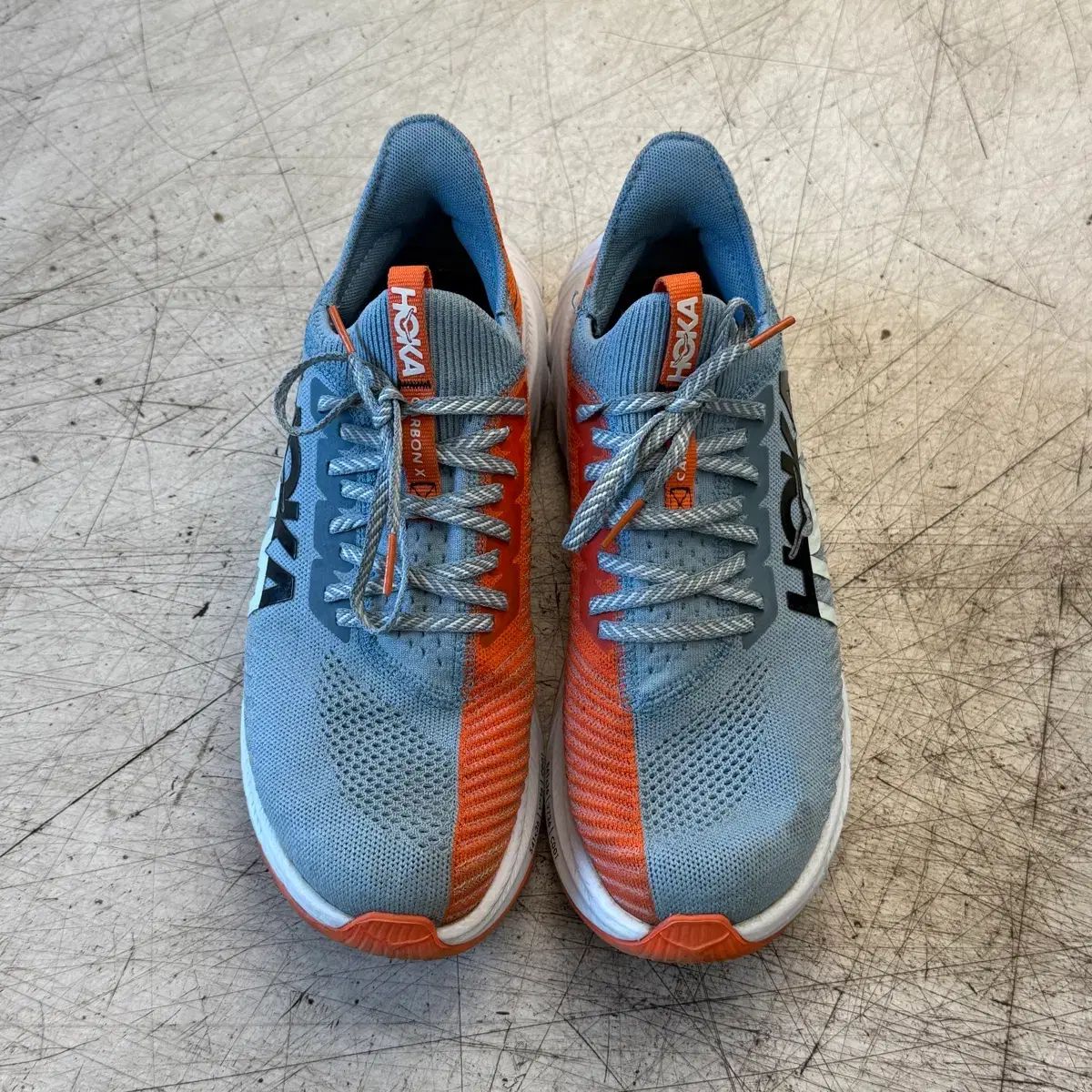 ランニングシューズ