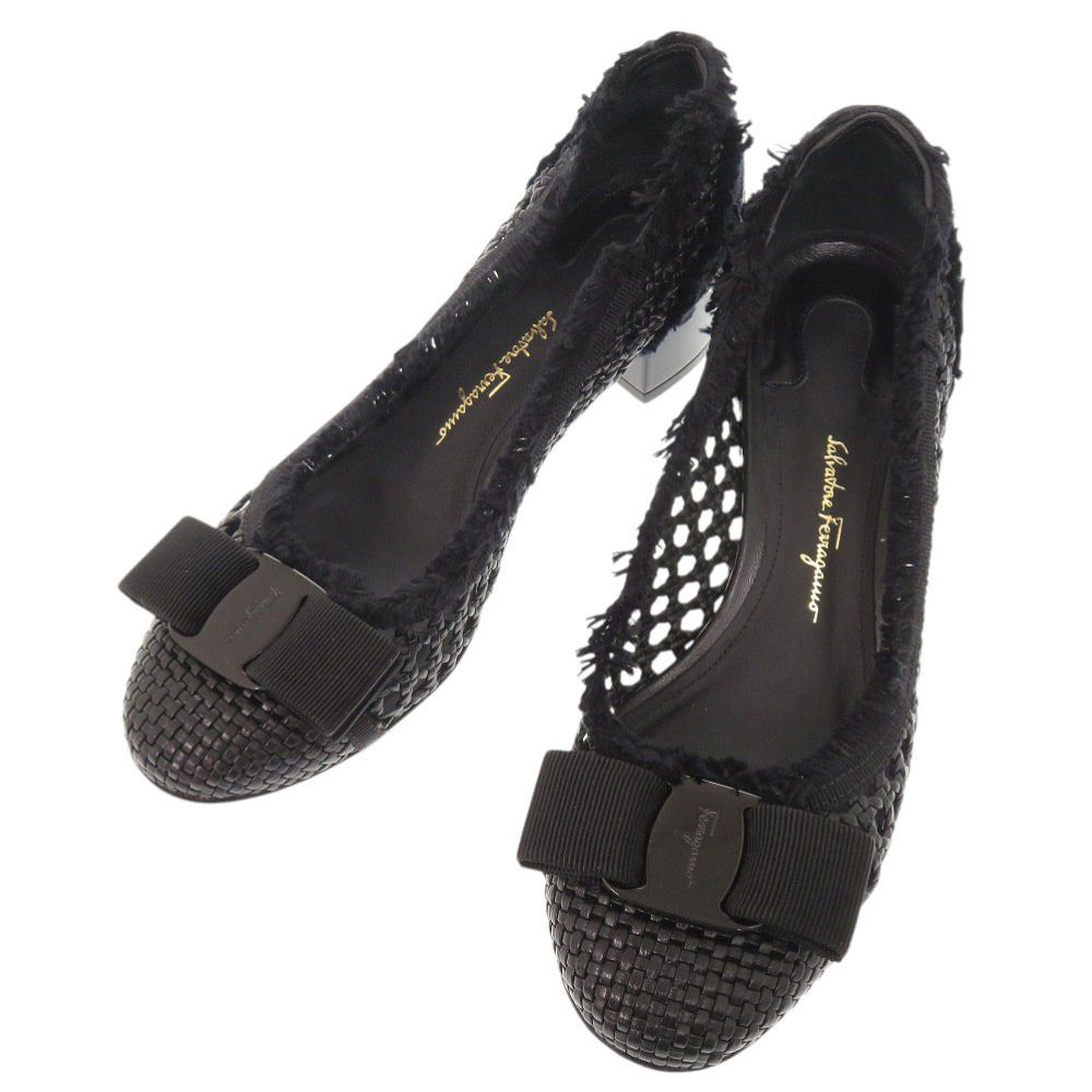 美品 サルヴァトーレフェラガモ ヴァラリボン サイズ5D 編み込み