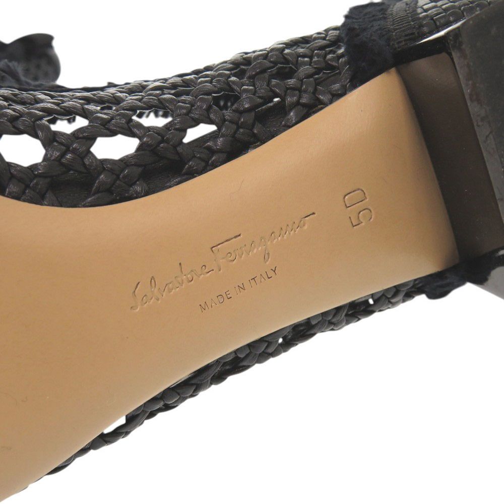 美品 サルヴァトーレフェラガモ ヴァラリボン サイズ5D 編み込み