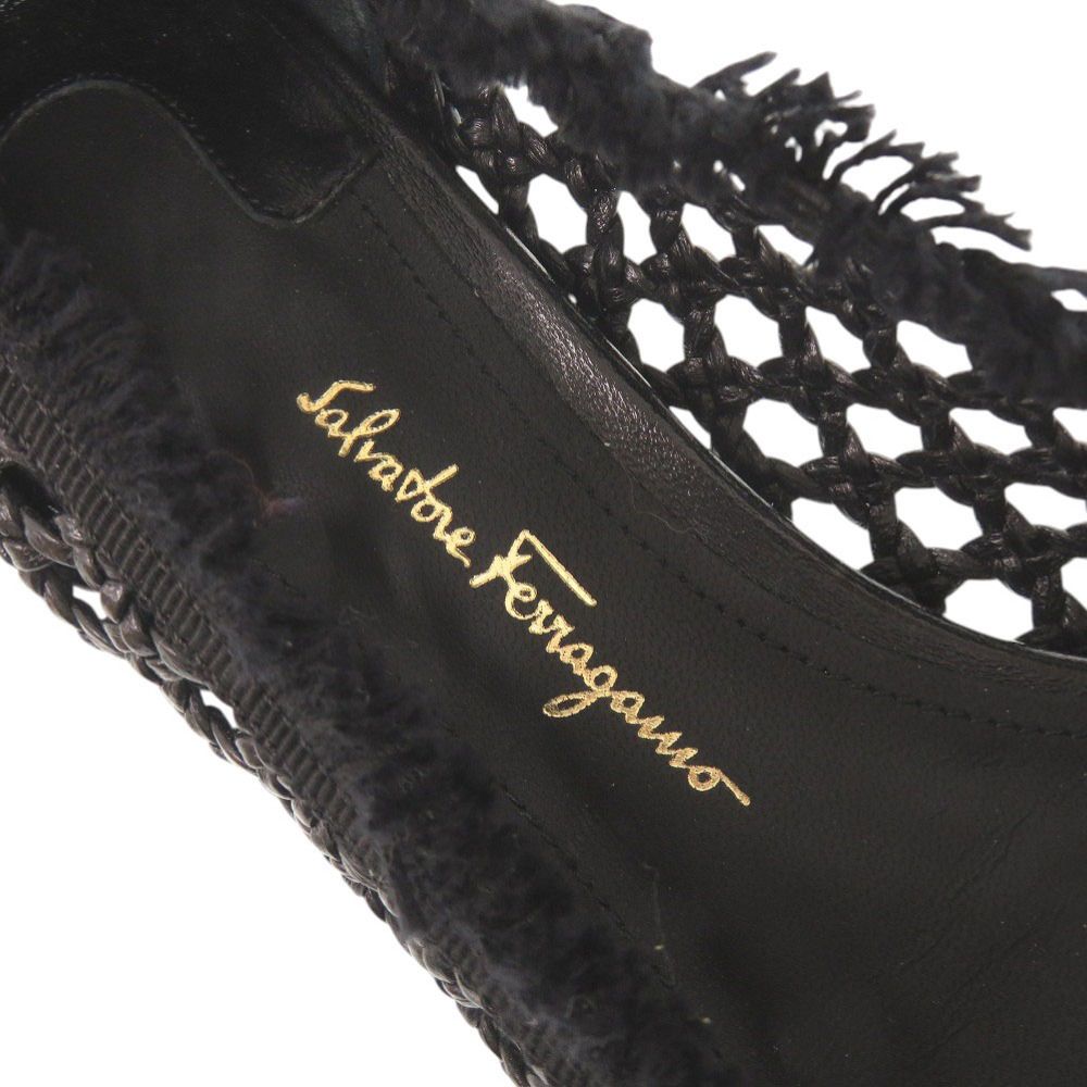 美品 サルヴァトーレフェラガモ ヴァラリボン サイズ5D 編み込み