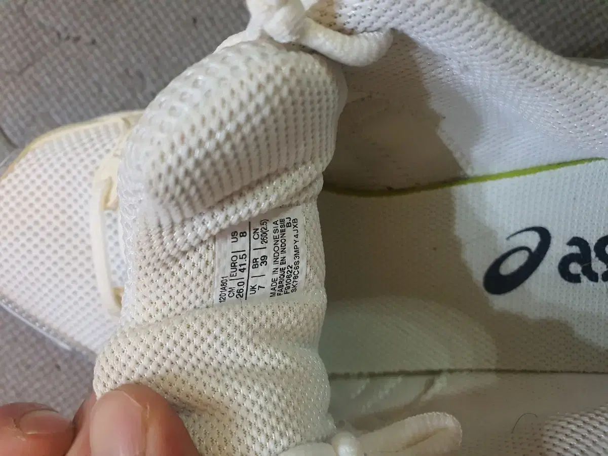  アシックス ゲル ニンバス 10 1 白 ピュア シルバー 登山靴 トレッキングシューズ アウトドアシューズ